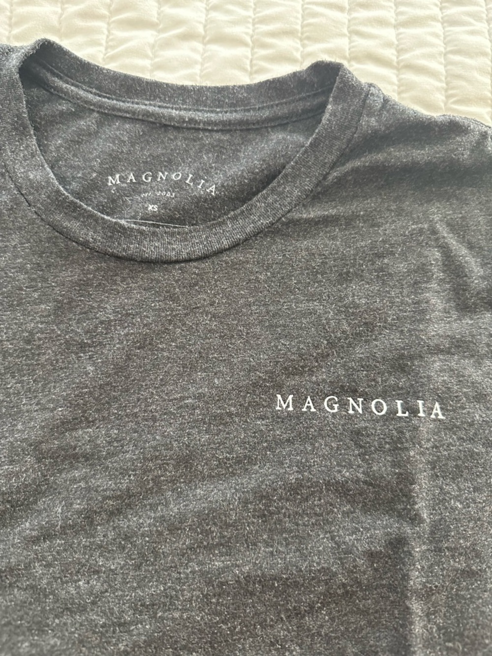 MAGNOLIA 'Make Kindness Loud' Graphic Tee Unisex XS - Picture 3 of 6